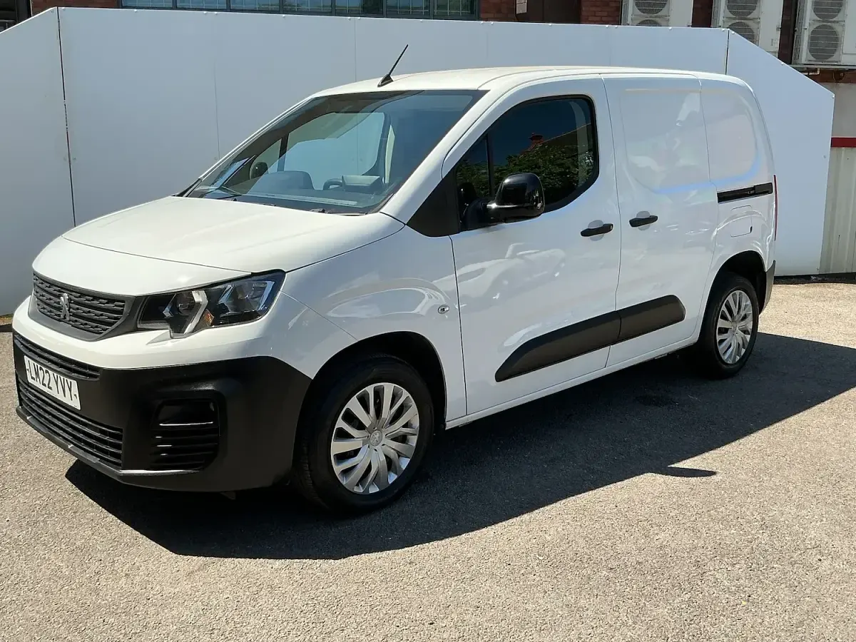 Used Peugeot Partner 131 HP (96 kW) 2022 White MPV