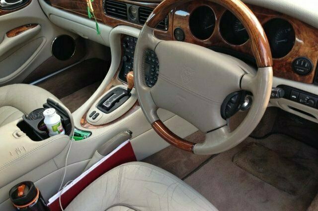 Usado Jaguar XJ8 240 HP (176 kW) 2002 Sedan