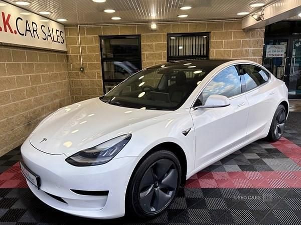 Used Tesla Model 3 Standard Range 177 kW (241 HP) 2020 White Sedan