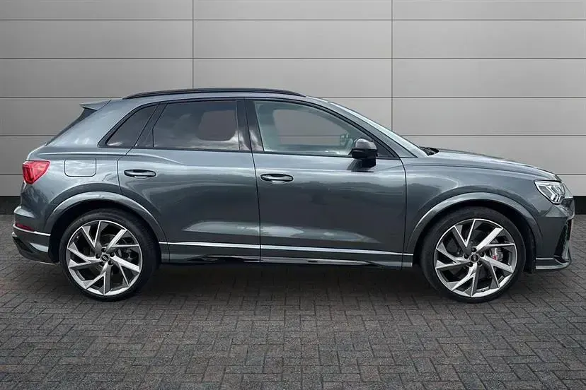 Begagnad Audi RS Q3 Advanced 400 HK (294 kW) 2023 Grå SUV
