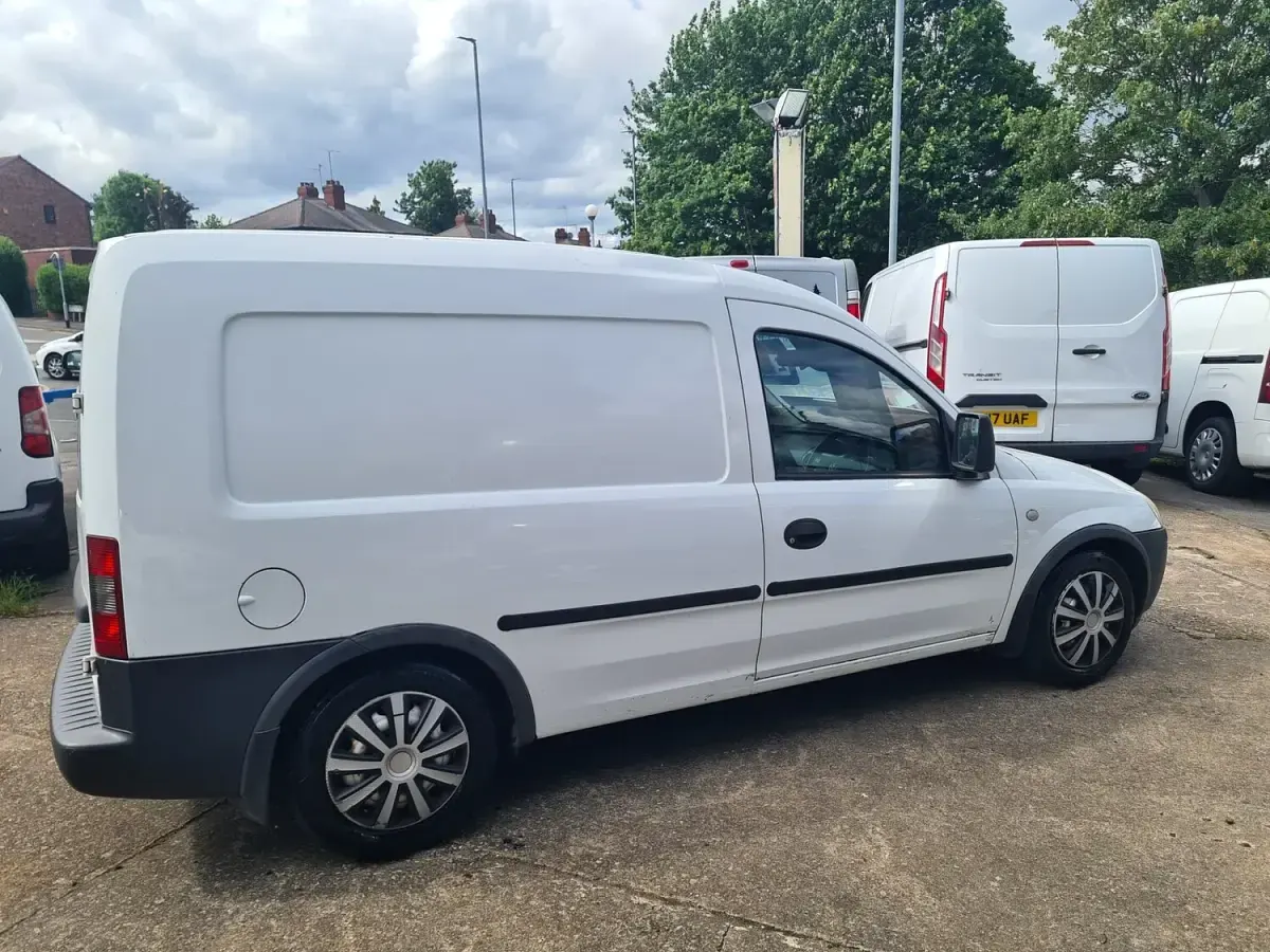 Used Vauxhall Combo 75 HP (55 kW) 2010 Multicoloured MPV