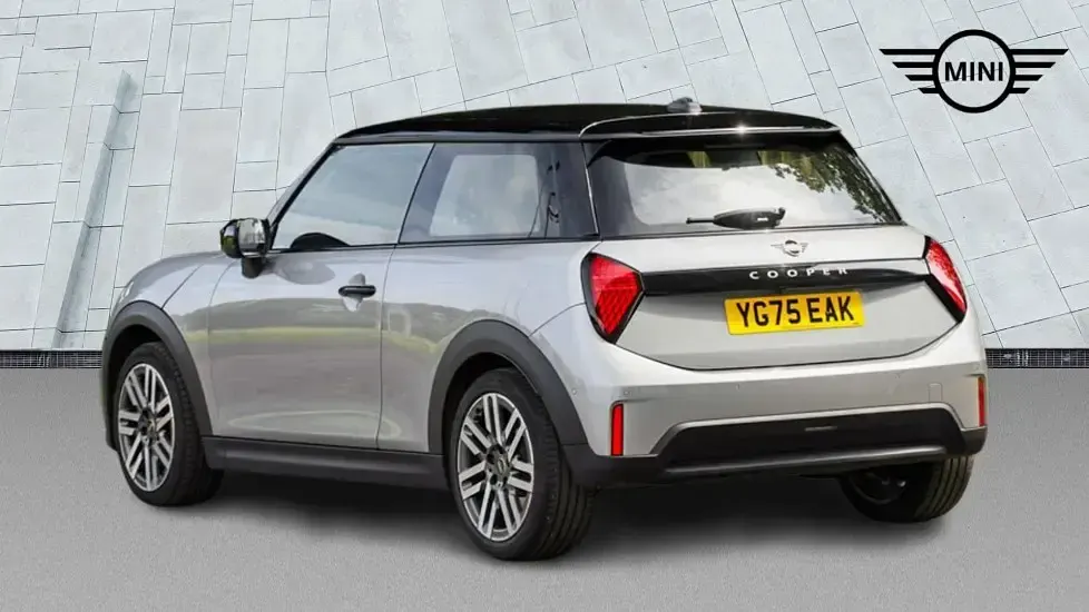 Used Mini Cooper Classic 114 kW (156 HP) 2025 Silver Hatchback