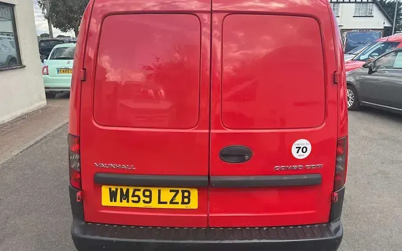 Used Vauxhall Combo 75 HP (55 kW) 2010 Red MPV