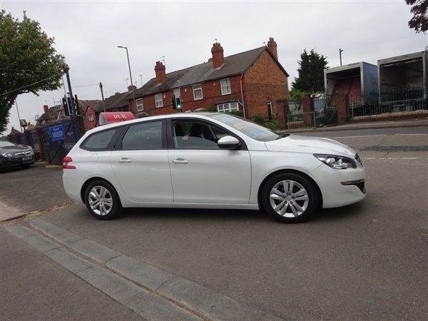 Pearlescent white Used 2015 Peugeot 308 Active Estate | £4,795 (Fair price) - Image 1/1
