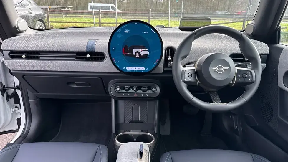 Begagnad Mini Cooper Exclusive 114 kW (156 HK) 2026 Vit Halvkombi