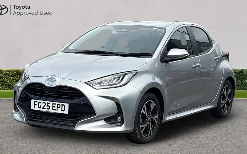 Used Toyota Yaris Design 116 HP (85 kW) 2025 Silver Hatchback