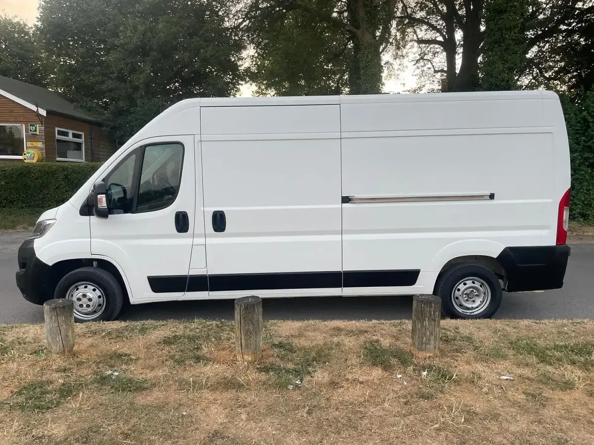 Used Citroën Relay 140 HP (102 kW) 2020 White Van