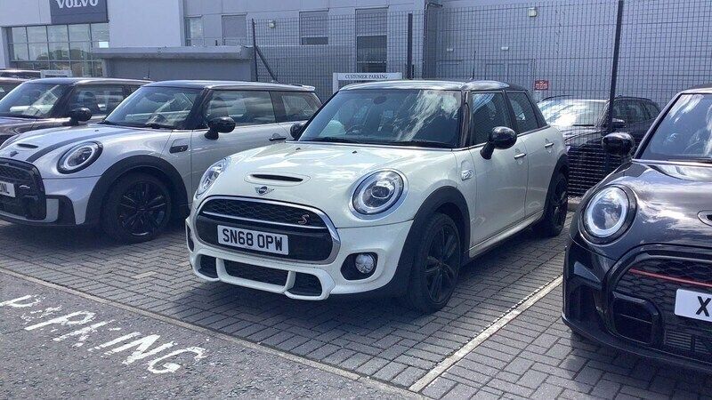Silver Used 2018 Mini Cooper Hatch Hatchback | £11,800 (Good price) - Image 1/1