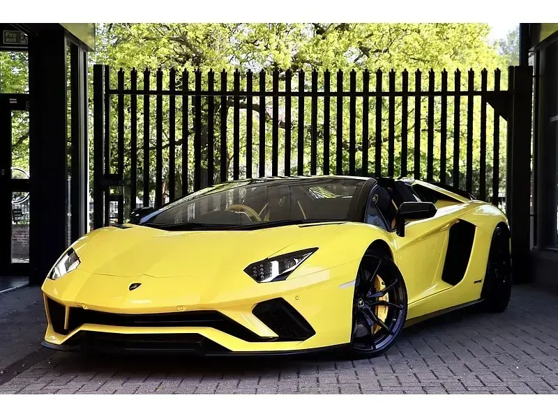 Used Lamborghini Aventador 740 HP (544 kW) 2018 Black Cabriolet