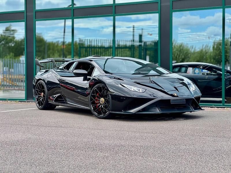 Black Used 2022 Lamborghini Huracán Coupe | £239,995 - Image 1/4