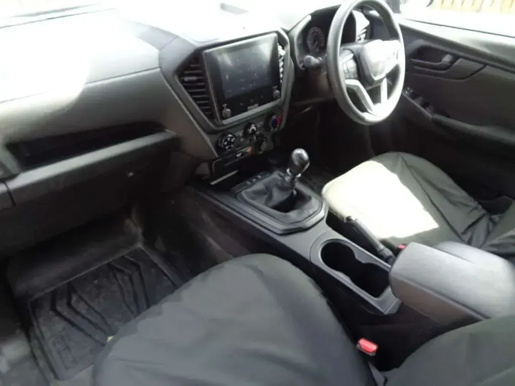 Used Isuzu D-Max 2025 Grey Pickup