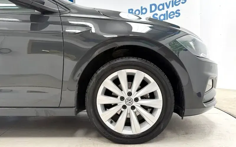 Used VW Polo SE 95 HP (69 kW) 2018 Grey Hatchback