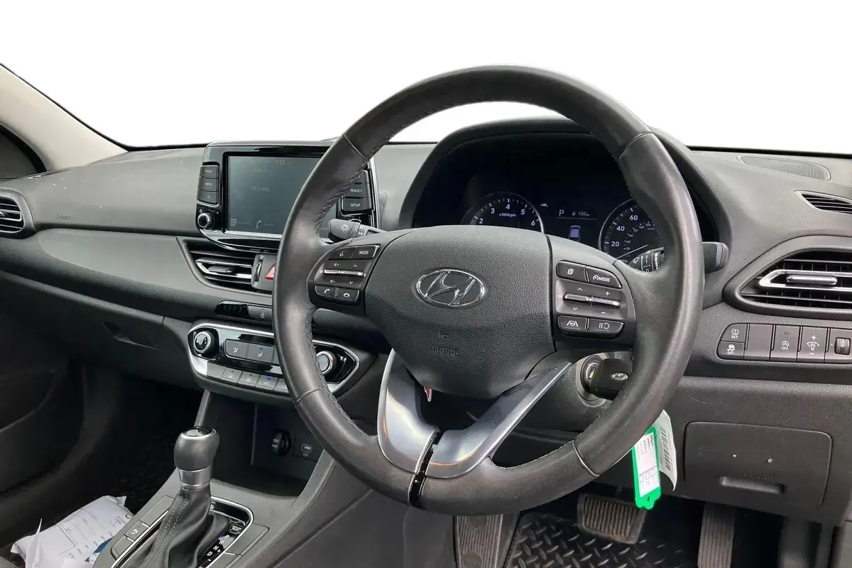 Used Hyundai i30 SE 120 HP (88 kW) 2023 Grey Hatchback