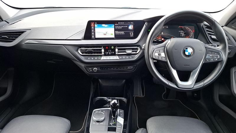 Used BMW 118 Sport Line 134 HP (98 kW) 2023 Grey Hatchback