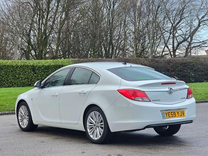 Used Vauxhall Insignia 2010 White Hatchback