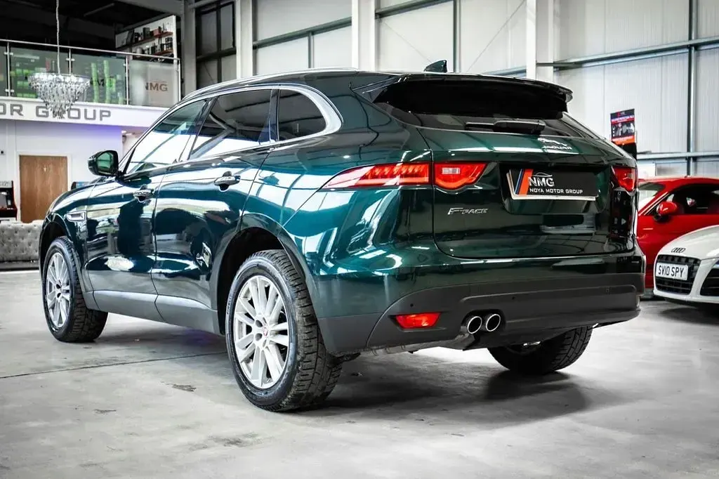 Used Jaguar F-Pace Portfolio 180 HP (132 kW) 2017 Green SUV
