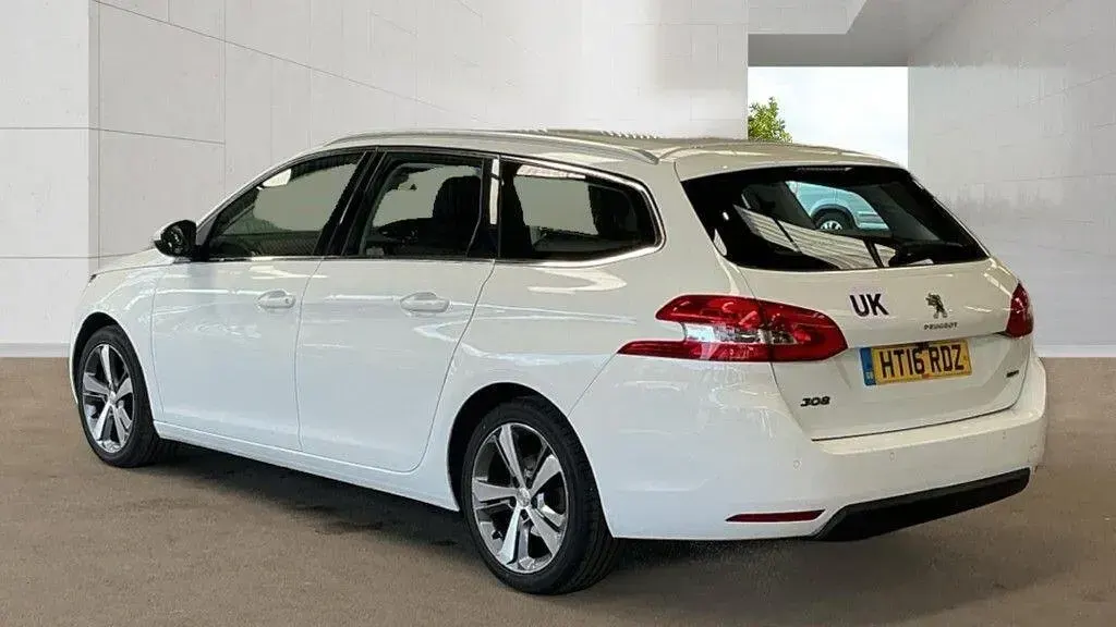 Used Peugeot 308 SW Allure 130 HP (95 kW) 2016 White Estate