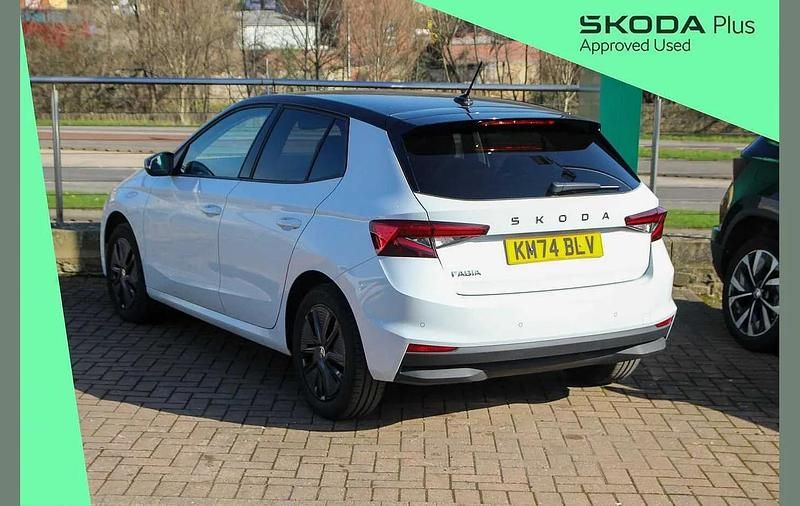Used Skoda Fabia Colour Edition 148 HP (108 kW) 2024 Moon white metallic black magic pearl effect Hatchback