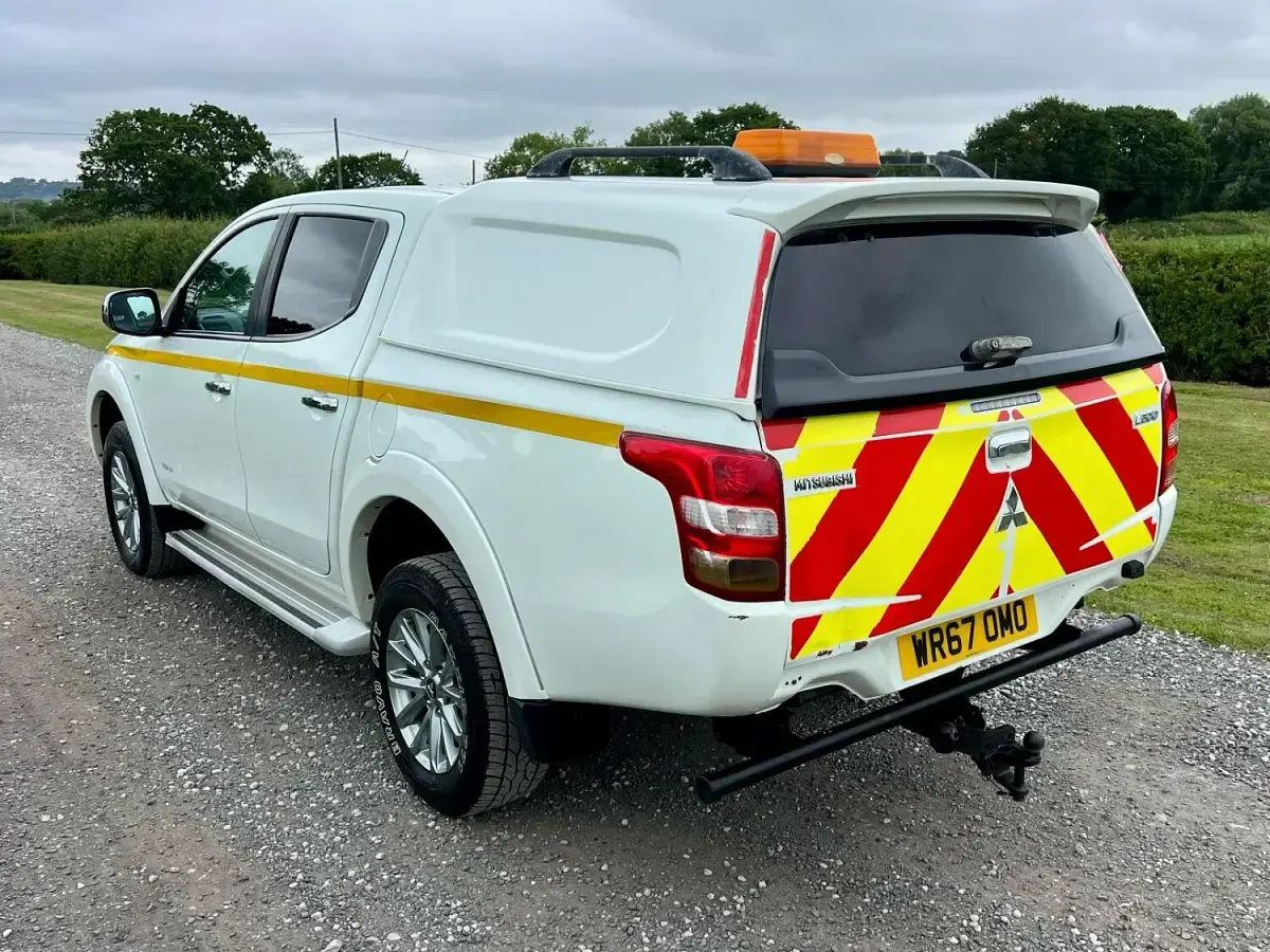 Used Mitsubishi L200 2017 White Pickup