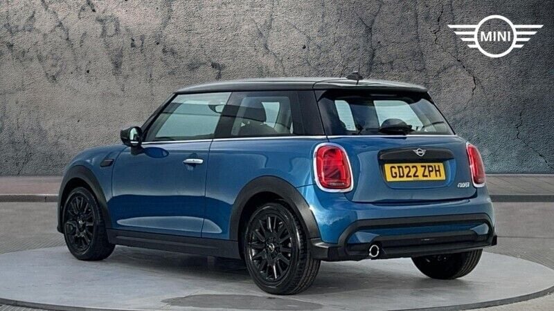 Used Mini Cooper Classic 134 HP (98 kW) 2022 Blue Hatchback