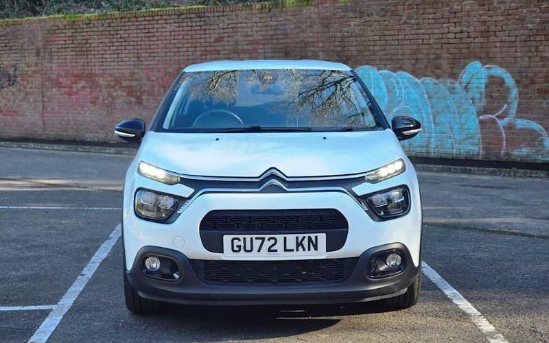 Used Citroën C3 PureTech 83 HP (61 kW) 2022 White Hatchback