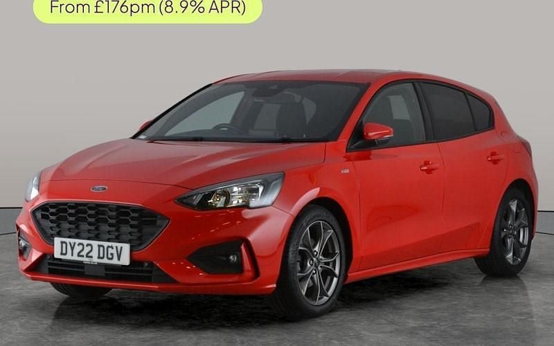 Used Ford Focus ST-Line 120 HP (88 kW) 2021 Red Hatchback