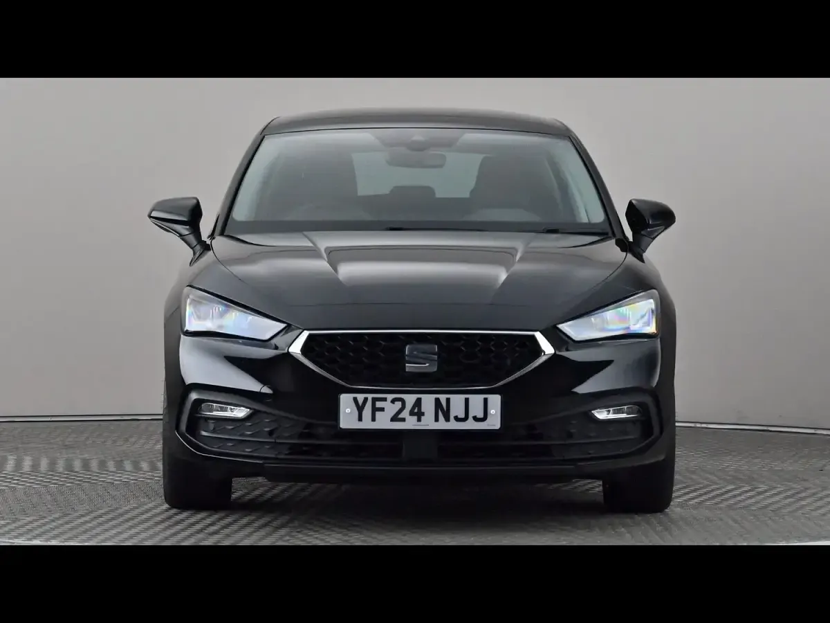 Used Seat Leon SE Dynamic 110 HP (80 kW) 2024 Black Hatchback