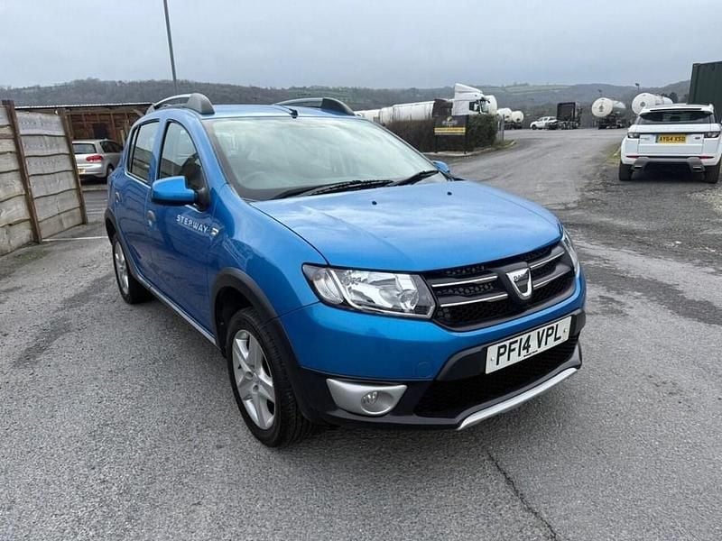 Used Dacia Sandero Lauréate 90 HP (66 kW) 2014 Blue Hatchback