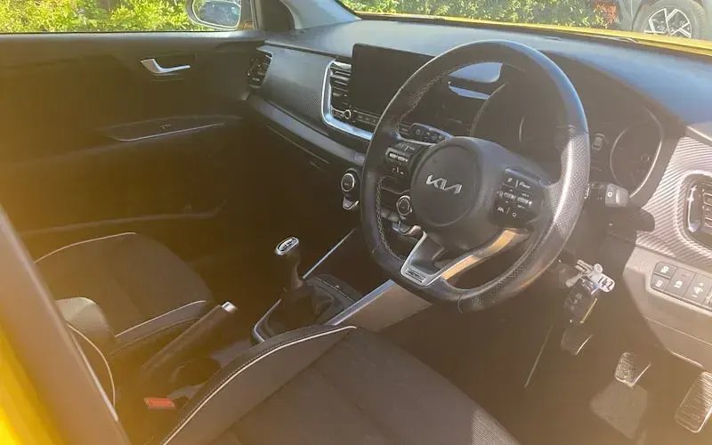 Used Kia Stonic GT-Line 101 HP (74 kW) 2023 Yellow SUV