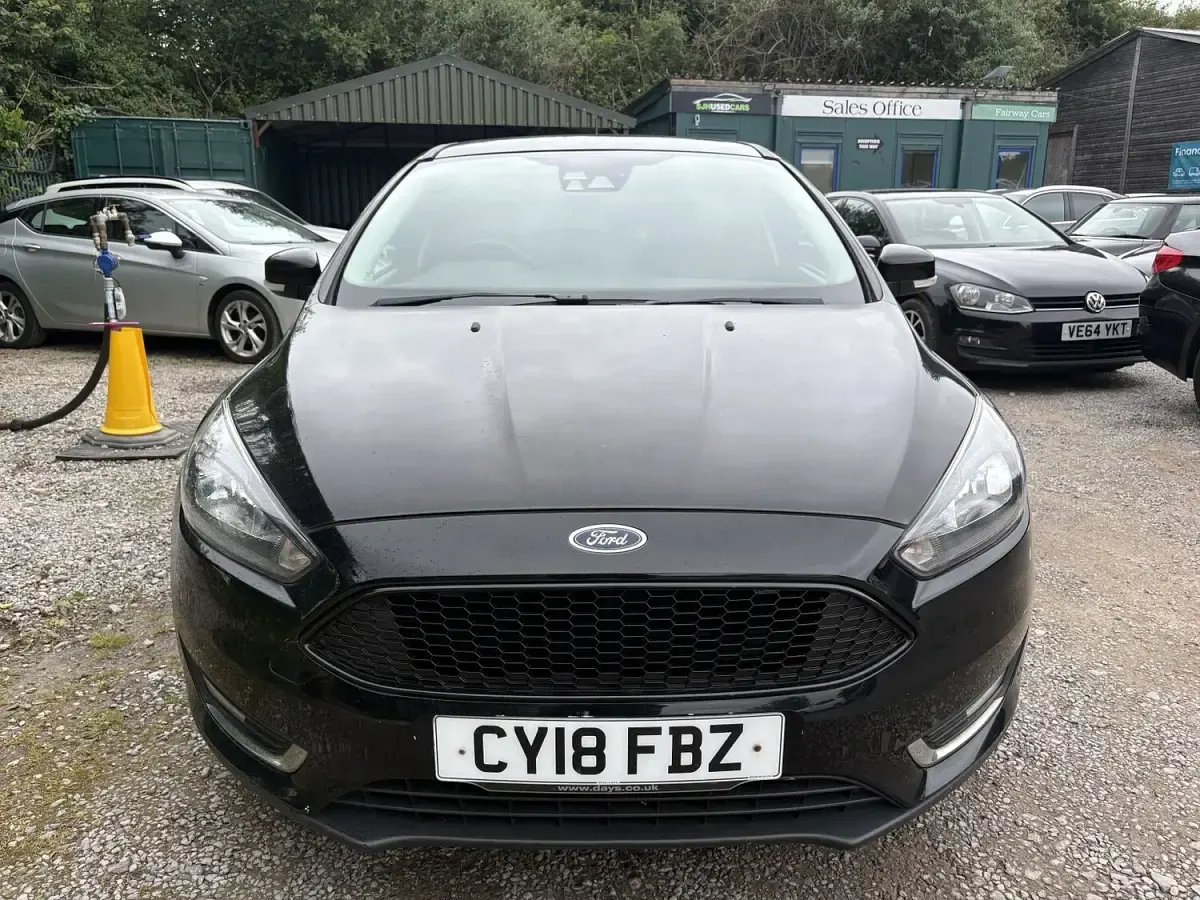 Used Ford Focus Titanium 125 HP (91 kW) 2018 Black Hatchback