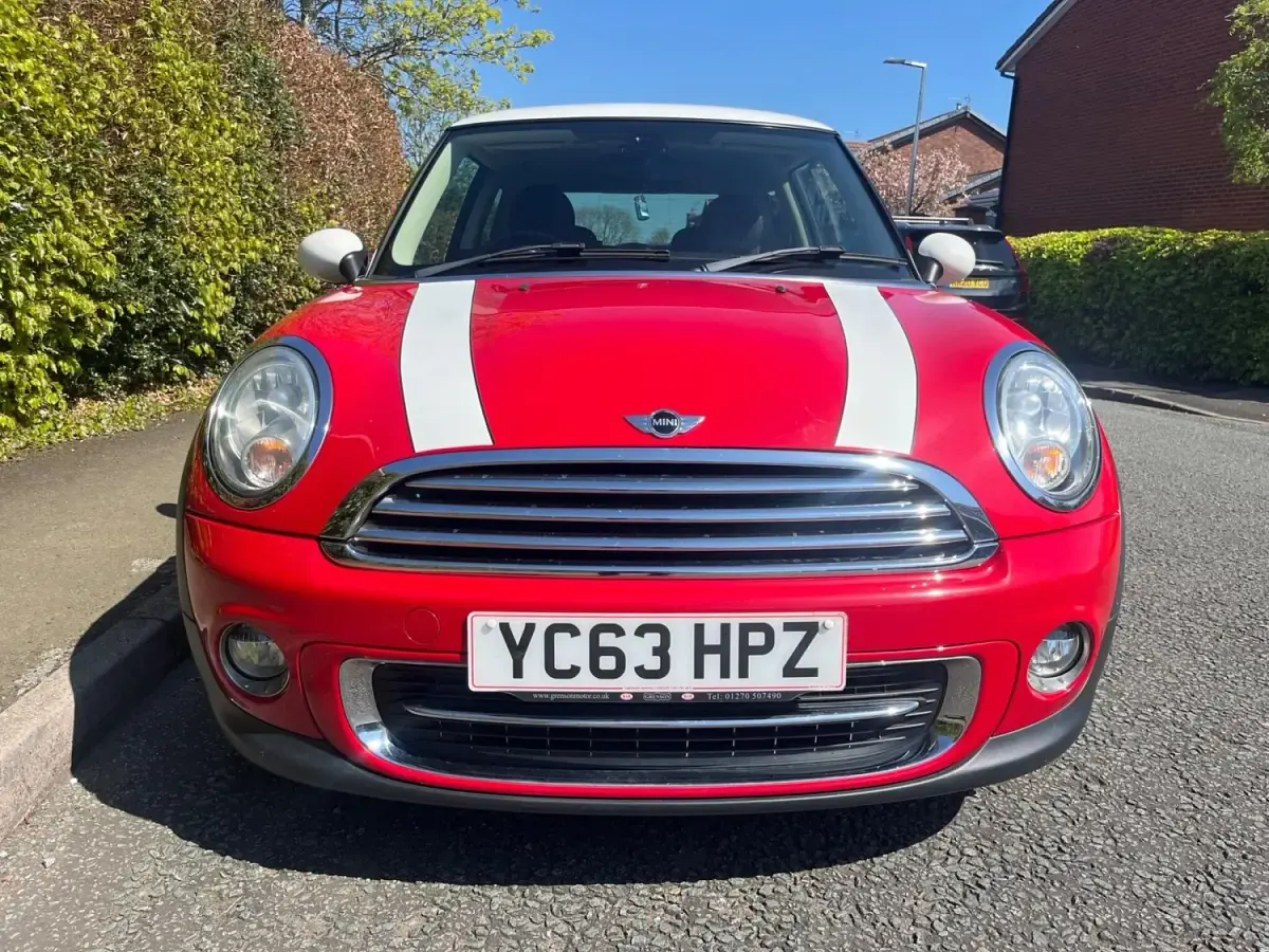 Usado Mini Cooper Hatch 122 HP (89 kW) 2013 Vermelho Citadino