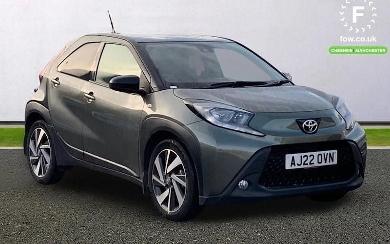 Used 2025 Toyota Aygo X SUV | £12,599 (Good price) - Image 1/3