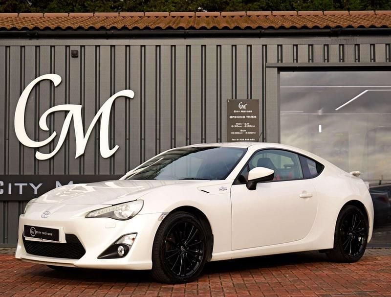White Used 2012 Toyota GT86 GT Coupe | £11,990 (Fair price) - Image 1/4