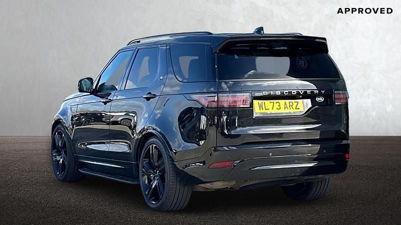 Used Land Rover Discovery 5 SE Dynamic 300 HP (220 kW) 2023 Santorini black SUV
