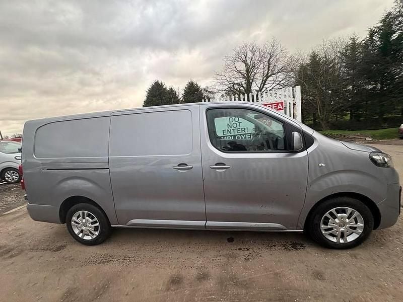 Used Vauxhall Vivaro Sportive 120 HP (88 kW) 2020 Grey MPV