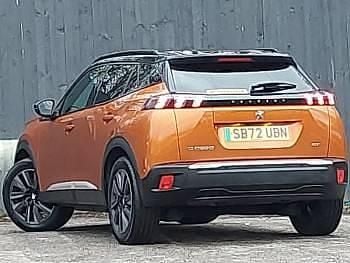 Used Peugeot e-2008 Premium 100 kW (136 HP) 2023 Orange SUV