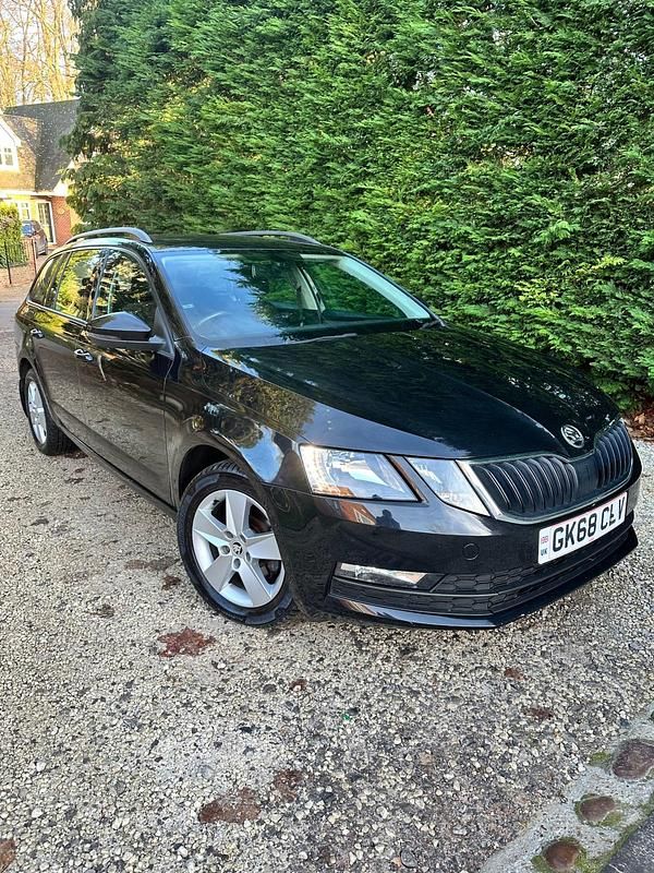 Black Used 2018 Skoda Octavia SE Estate | £6,775 (Super price) - Image 1/4