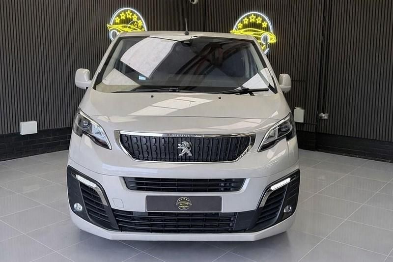 Used Peugeot Traveller Allure 180 HP (132 kW) 2017 Beige MPV