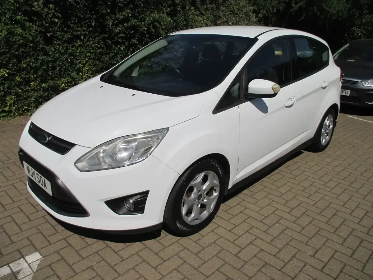 Used Ford C-MAX Zetec 103 HP (75 kW) 2011 White MPV