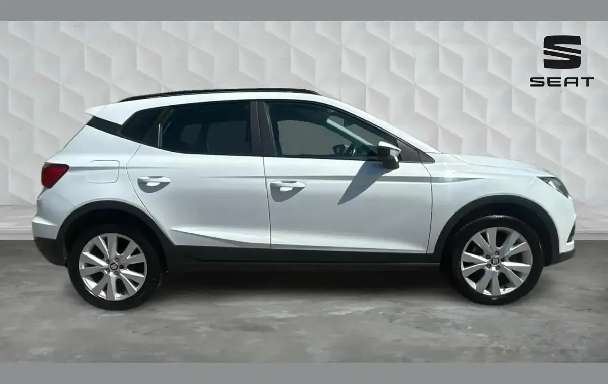 Used Seat Arona SE Technology 115 HP (84 kW) 2018 White SUV