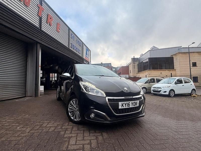 Used Peugeot 208 Allure 110 HP (80 kW) 2016 Black Hatchback