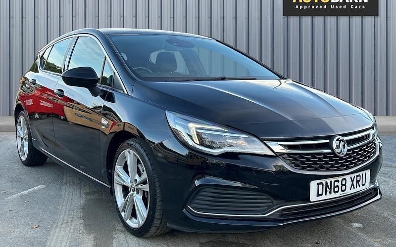 Black Used 2018 Vauxhall Astra SRi Hatchback | £9,295 (Fair price) - Image 1/3