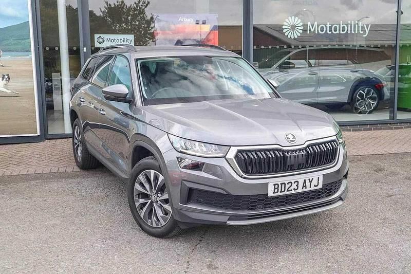Graphite grey metallic Used 2023 Skoda Kodiaq SE Drive SUV | £26,200 (Fair price) - Image 1/4