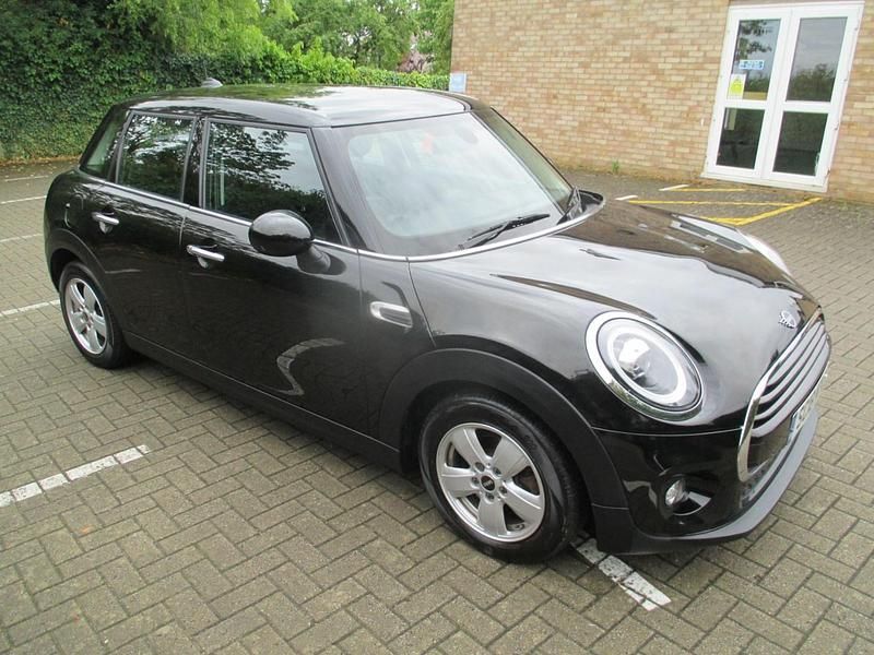 Black Used 2018 Mini Cooper Hatch Hatchback | £6,991 (Fair price) - Image 1/4