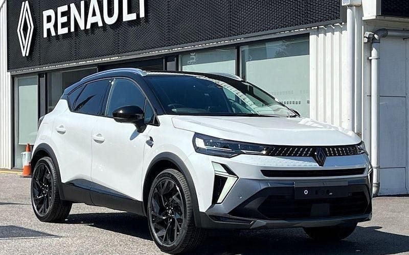 Metallic arctic white New 2025 Renault Captur Esprit Alpine SUV | £25,001 (Super price) - Image 1/3