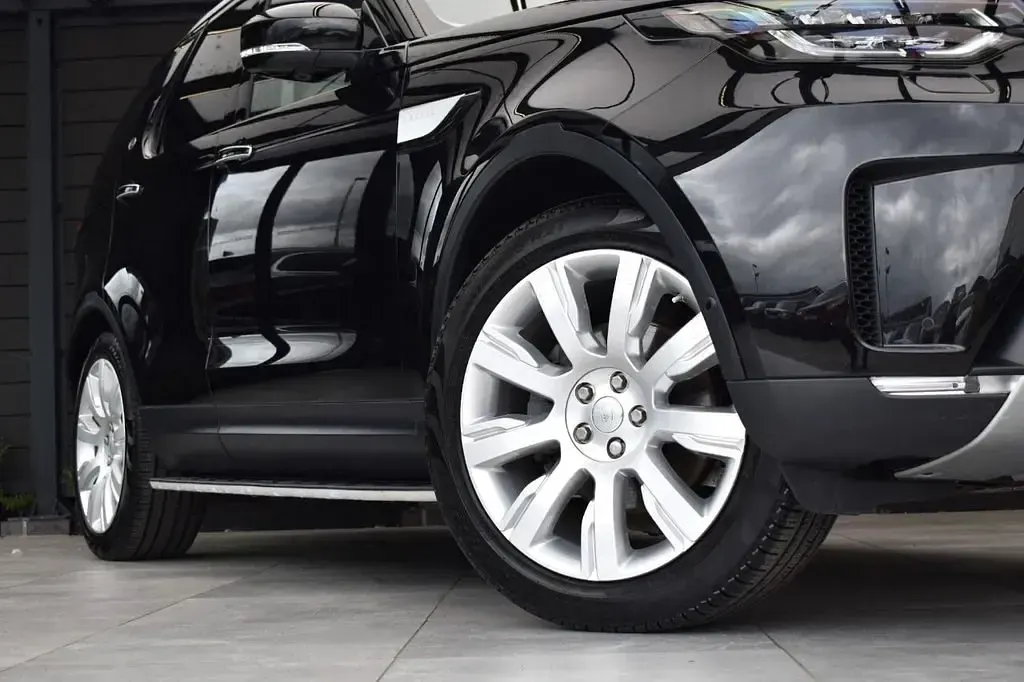 Used Land Rover Discovery 5 HSE Luxury 258 HP (189 kW) 2018 Black SUV
