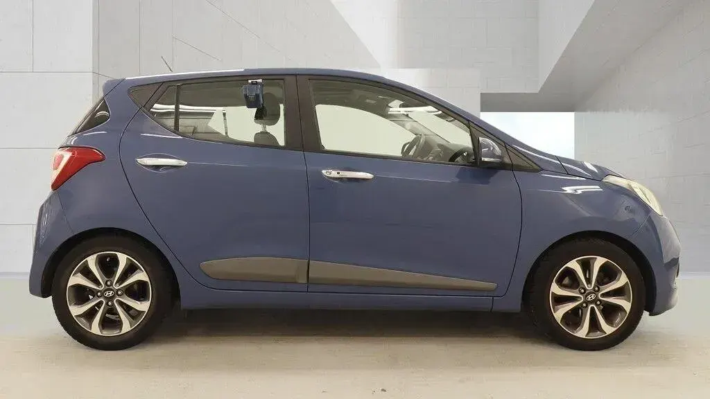Used Hyundai i10 Premium SE 2016 Blue Hatchback