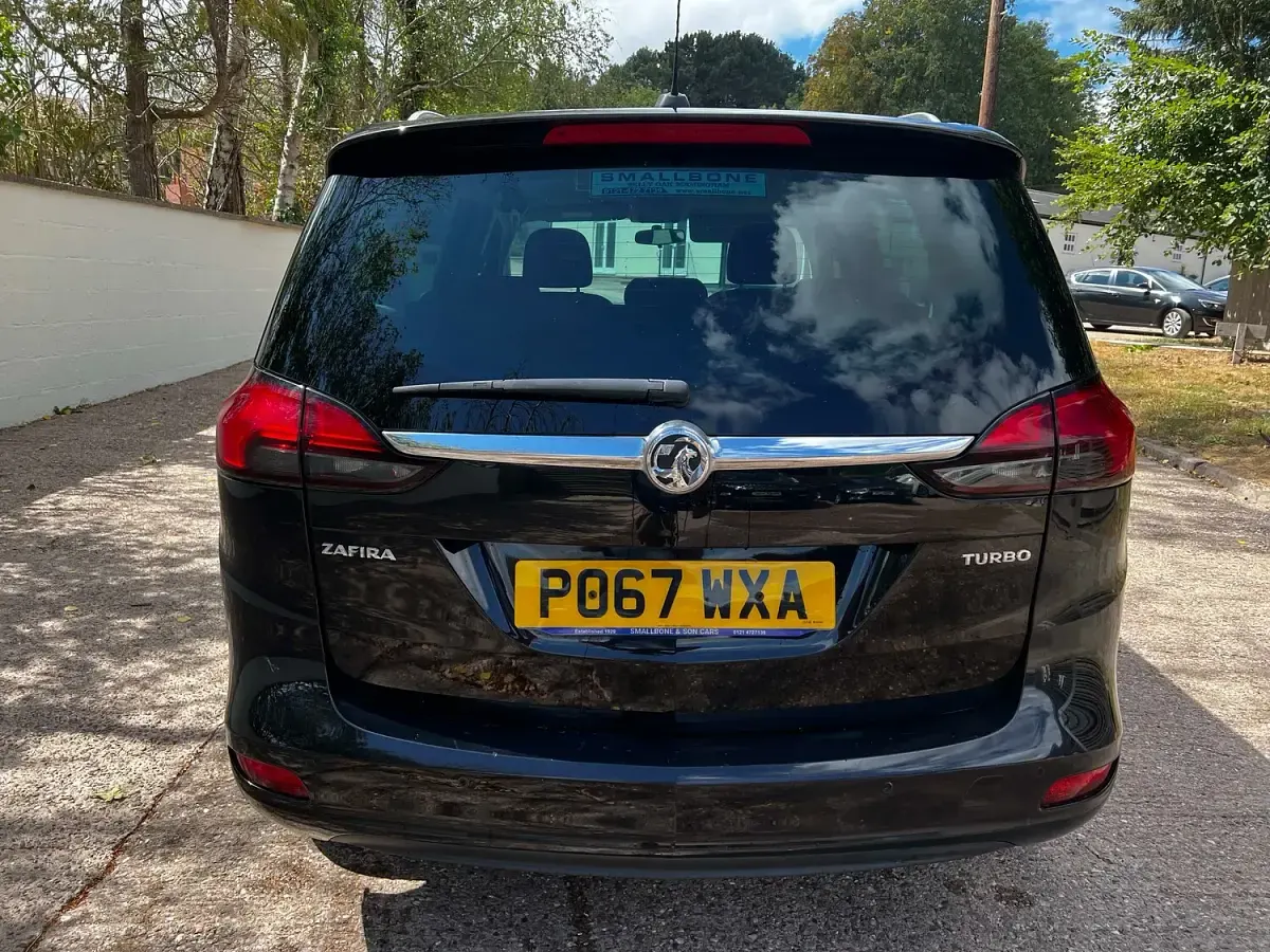 Used Vauxhall Zafira Tourer SRi 140 HP (102 kW) 2017 Black MPV