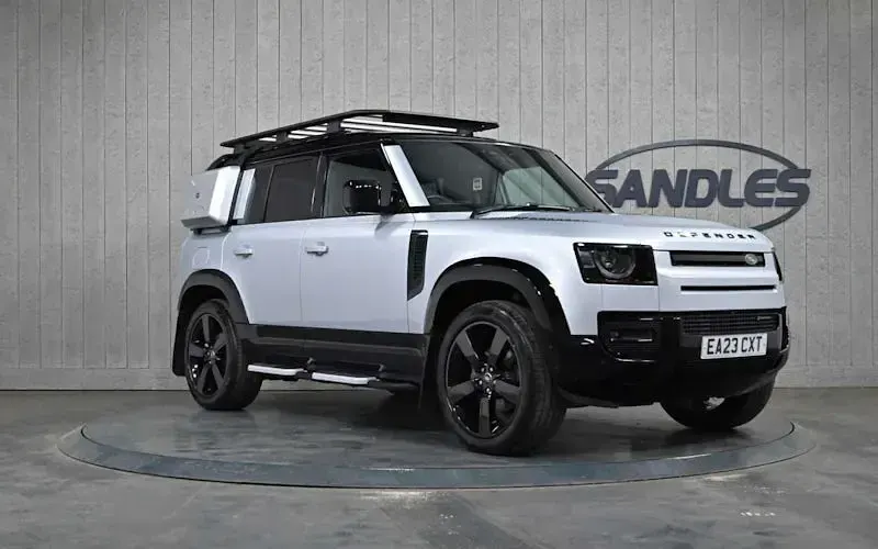 Used Land Rover Defender HSE Dynamic 249 HP (183 kW) 2023 SUV
