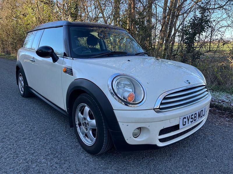 White Used 2008 Mini Cooper Clubman Estate | £750 (Fair price) - Image 1/4